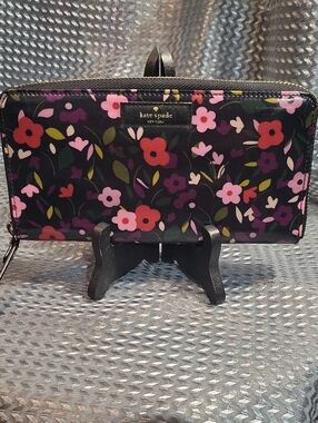 kate spade New York Black Floral Zip Wallet